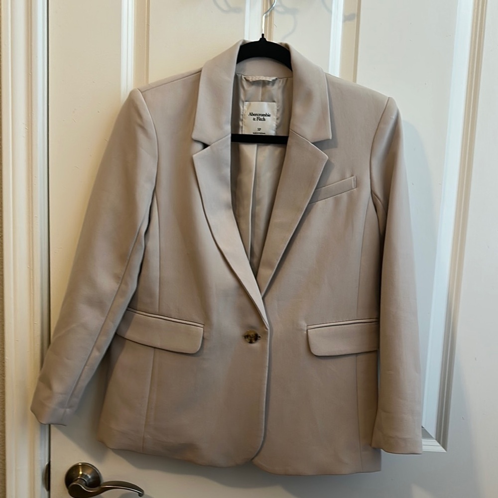 Abercrombie & Fitch Women's Beige Blazer